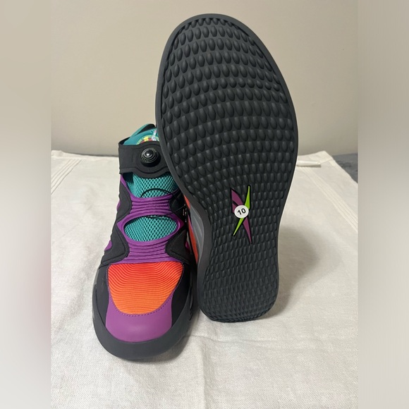 Reebok IPFZ Looney Tunes Black Green Orange Marvin The Martian GZ4947 Size 10.5 - Picture 4 of 8